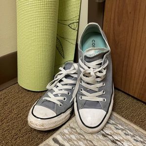 Converse grey low top size US 7